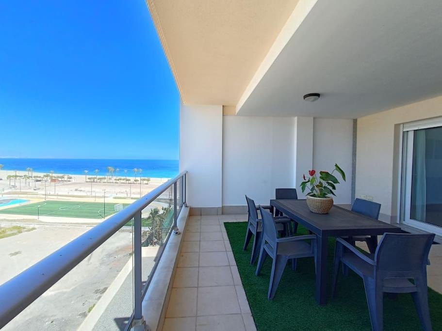 Mar Y Sal 11 Suites, Gran Terraza Con Vistas Al Mar, 2 Hab Y Piscina Рокетас де Мар Екстериор снимка